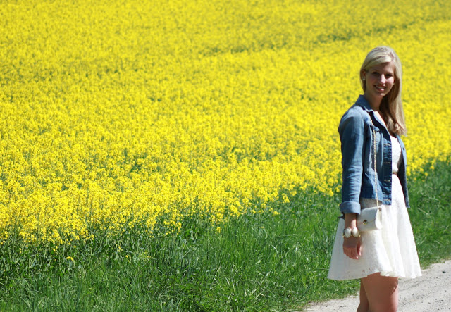 White Dress – Yellow Fields