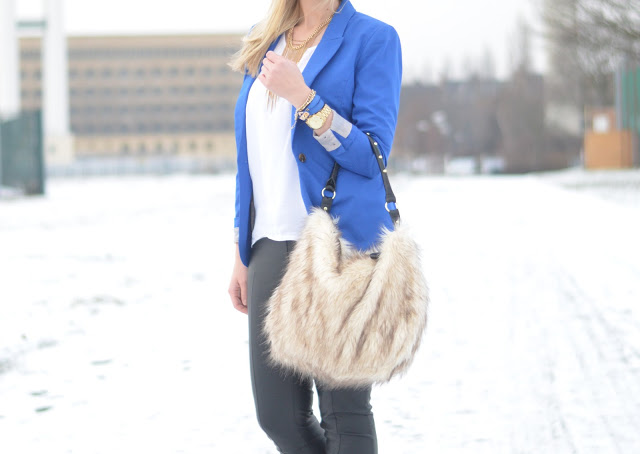 OUTFIT: LEATHER AND A BLUE BLAZER