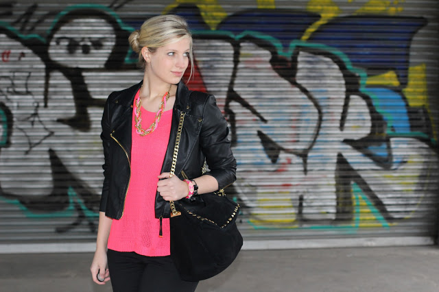 OUTFIT: NEON, GETARNT ALS KORALL