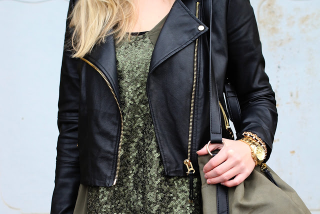 OUTFIT: BLACK AND KHAKI