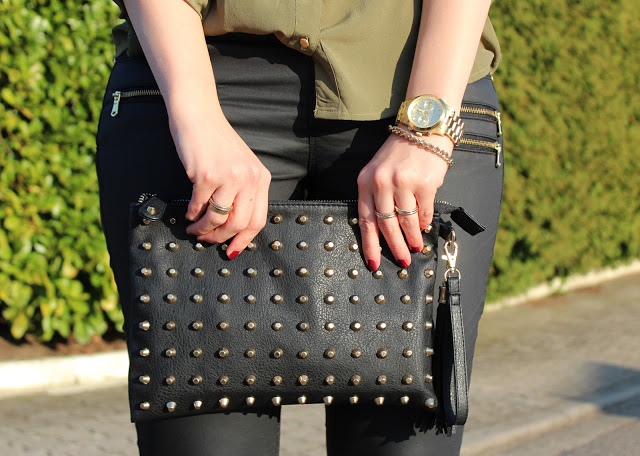 OUTFIT: KHAKI, BLACK AND GOLD