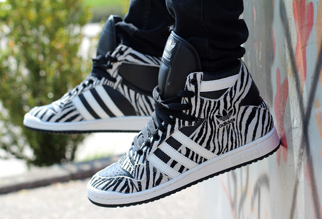 THE ZEBRA SNEAKERS