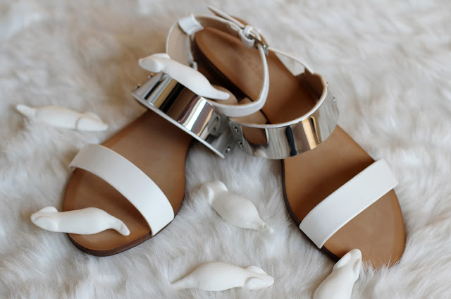 NEW IN: BICOLORED SANDALS