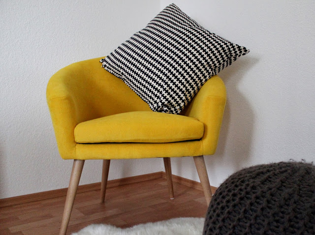 INTERIOR: THE ARM CHAIR