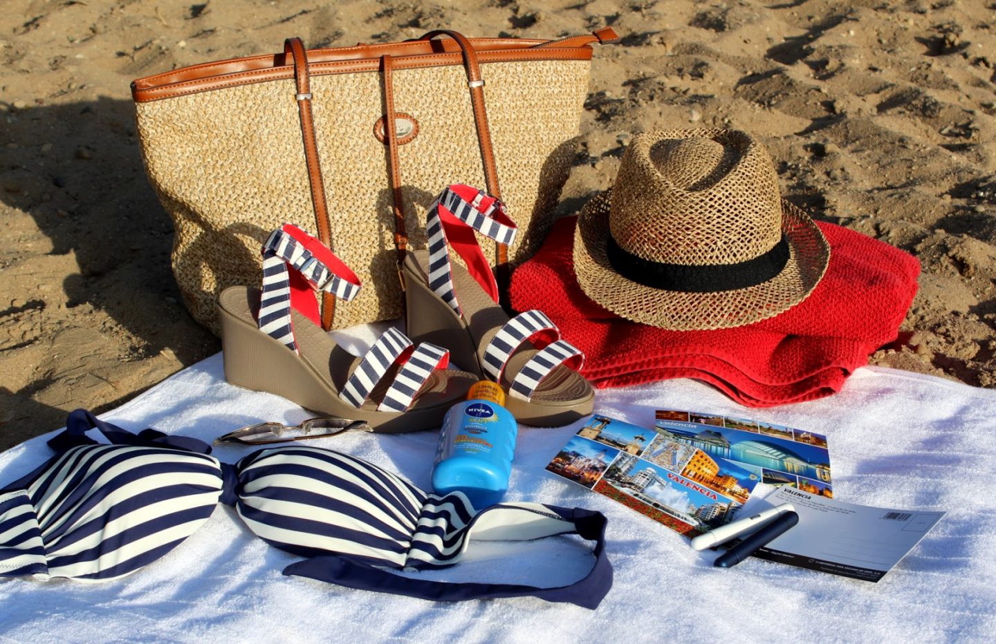 ESSENTIALS: Beach Bag