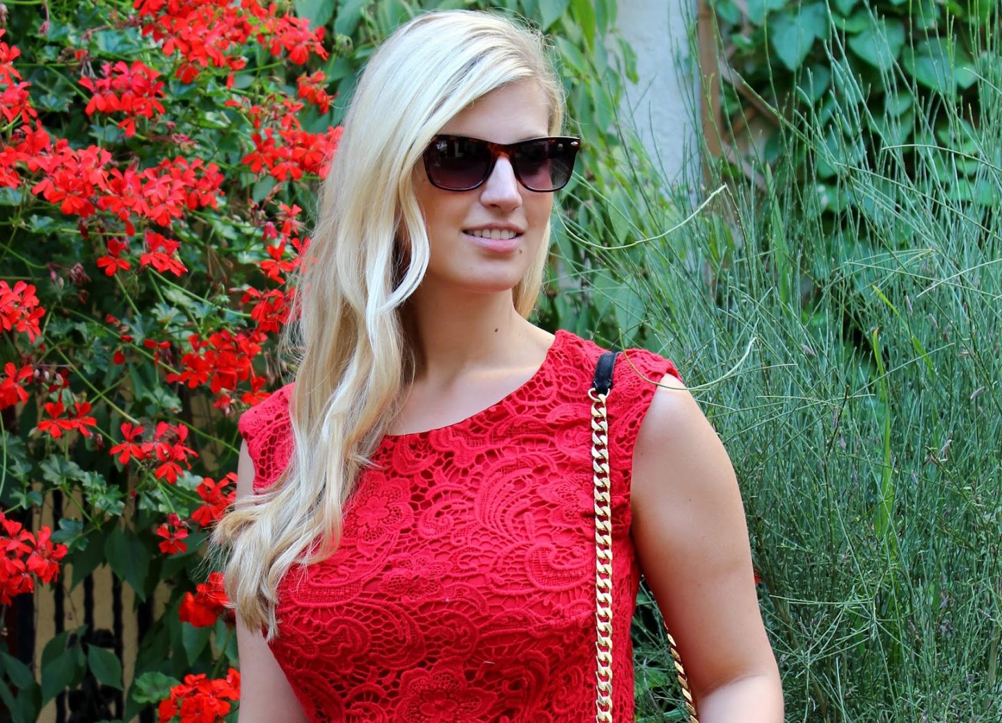 OUTFIT: Red Lace Dress